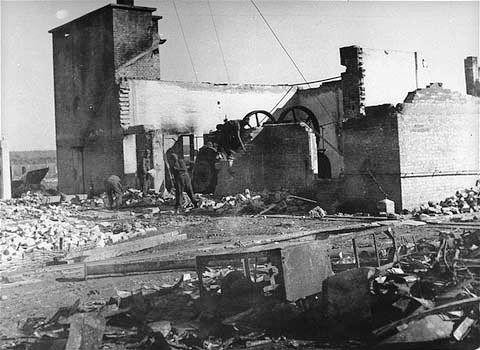 Prisoners labouring at Jasenovac